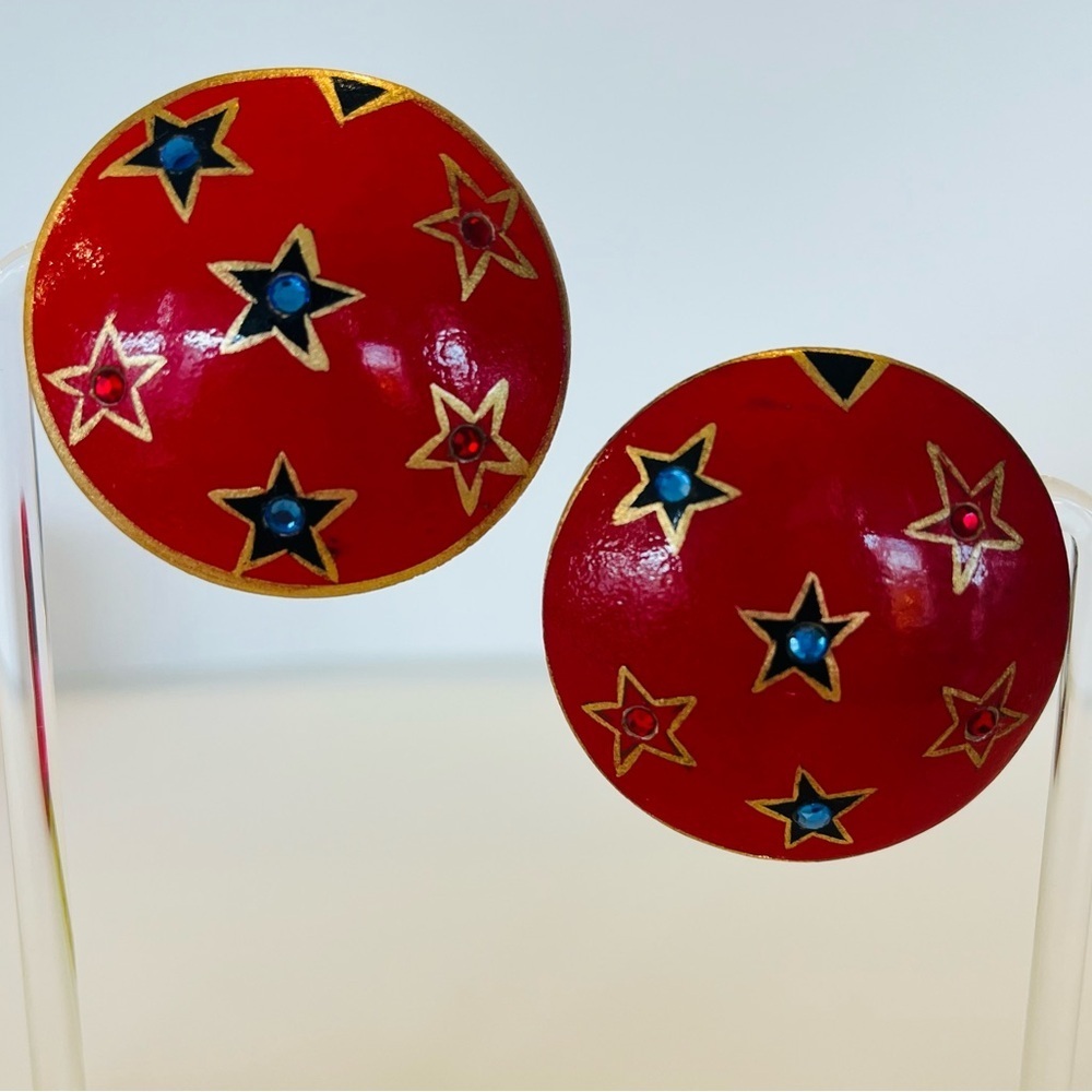 Vintage 80’s Red Wooden Clip On Earrings with Blue Stars - Picture 2 of 4